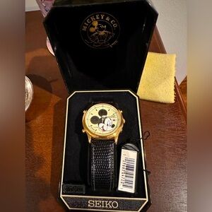 EUC Men's Disney Seiko Mickey Mouse Chronograph Date Alarm Watch & Original Box